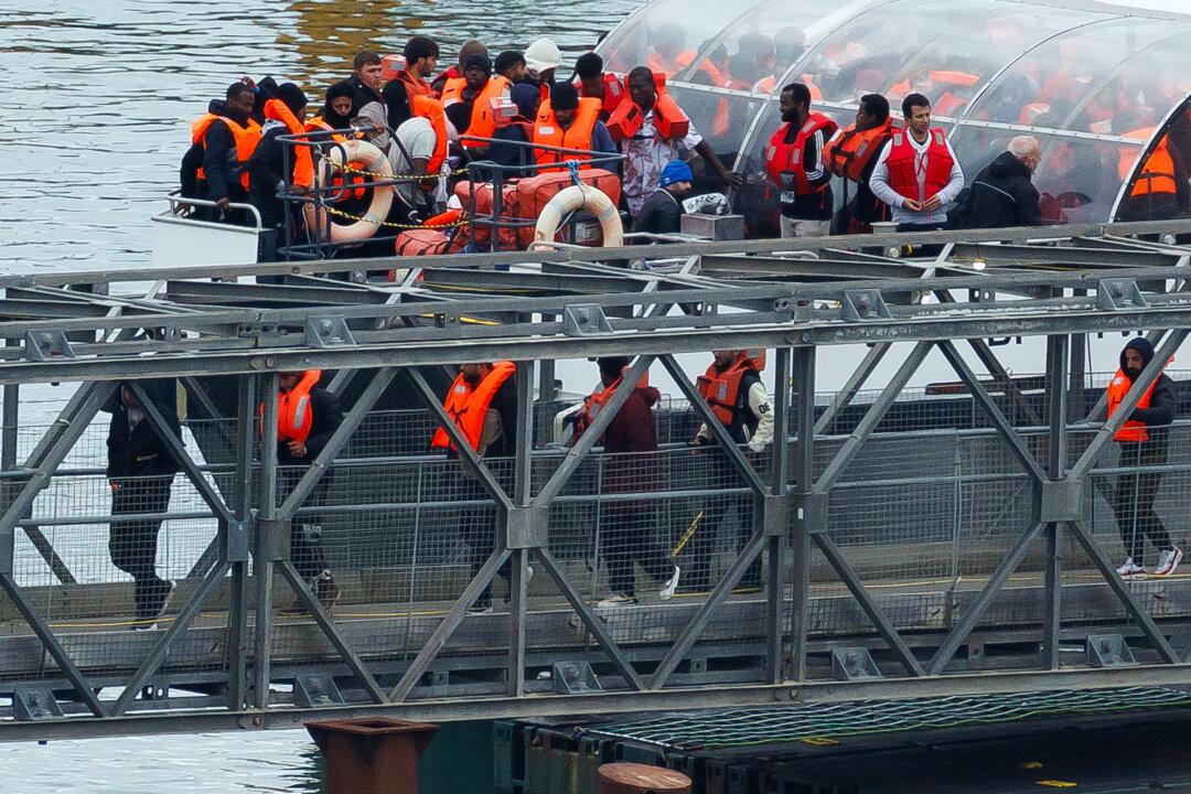 UK to Pay France $892 Million in Deal to Reduce Illegal Immigrant Crossings