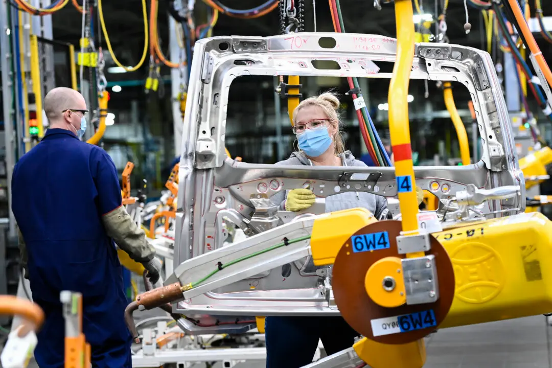 Automakers’ Association Calls Ottawa’s Tariffs on GM and Stellantis an ‘Unforced Error’