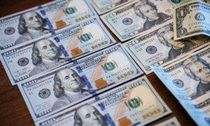 China’s De-Dollarization Push Meets Washington’s Defense of the Dollar