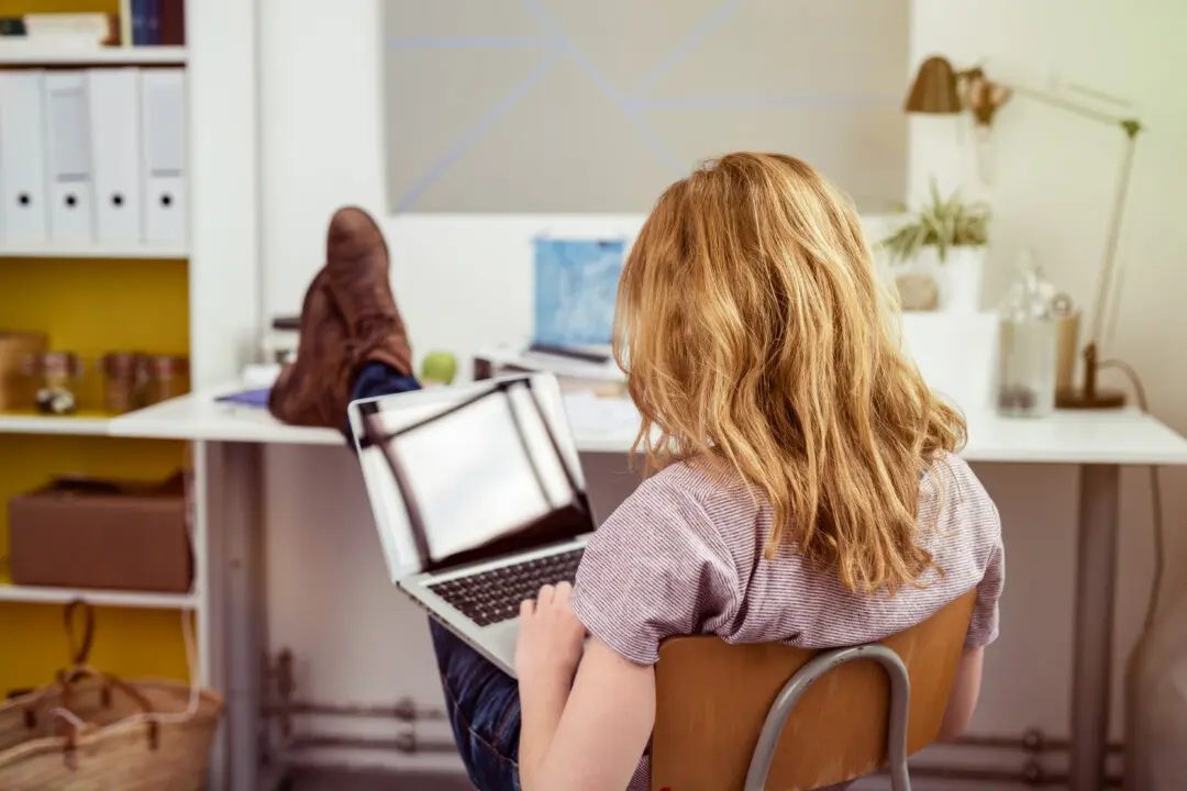 1 in 5 Young AI Users Prefer ‘Talking’ to Tech Over Humans: Study