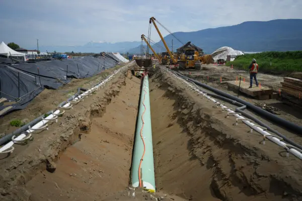 53 Percent of British Columbians Support a New Pipeline From Alberta: Poll