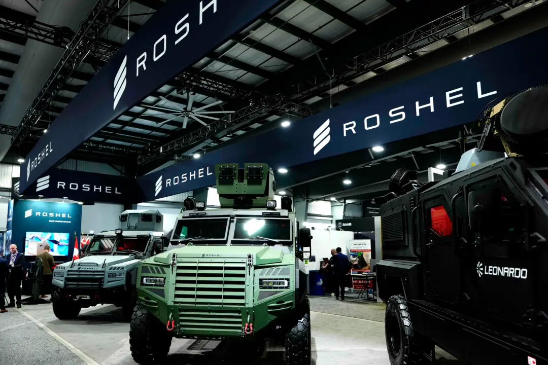 ICE Plans to Order 20 Armoured Vehicles From Canadian Manufacturer Roshel
