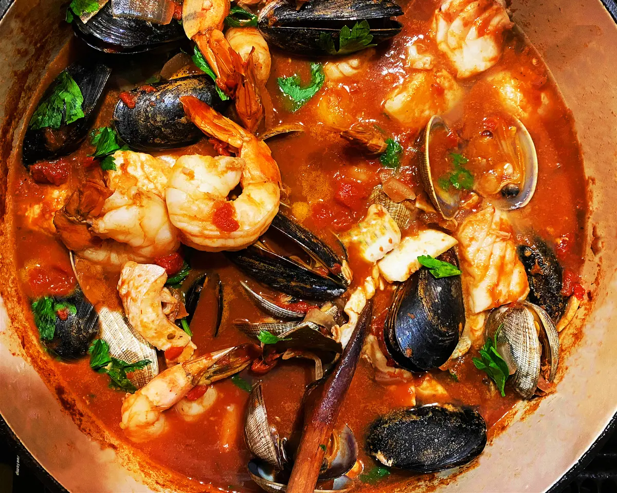 A New Year’s Reset With a Bowl of Cioppino