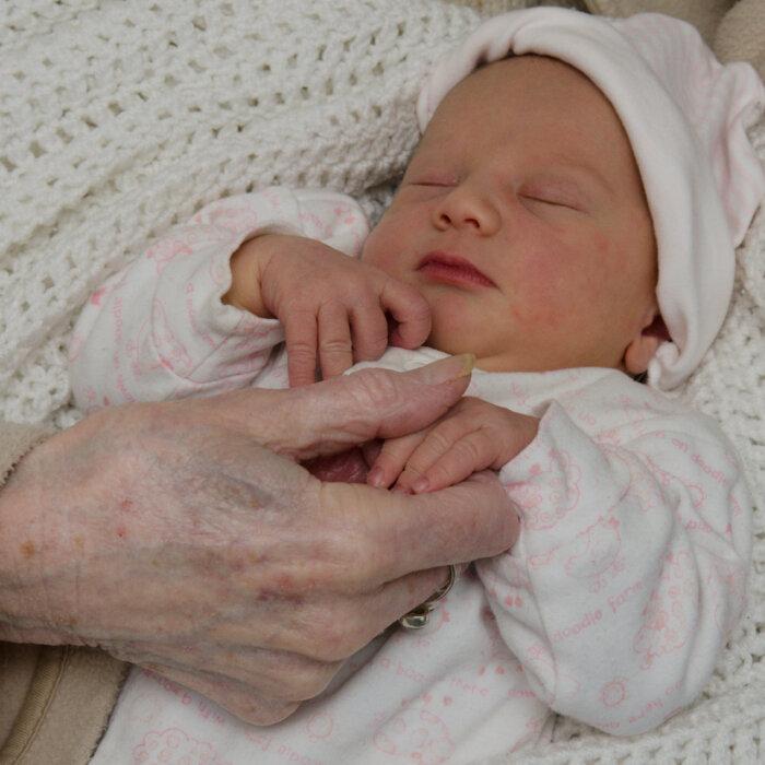 UK Life Expectancy for Females Returns to Pre-Pandemic Levels