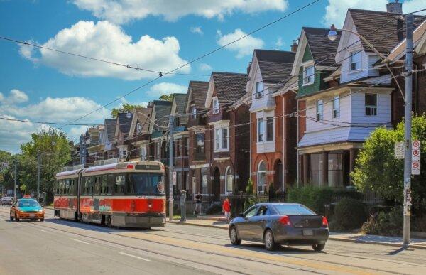 As Trump Seeks to Curb Large Investors in US Housing, What’s the Situation in Canada?
