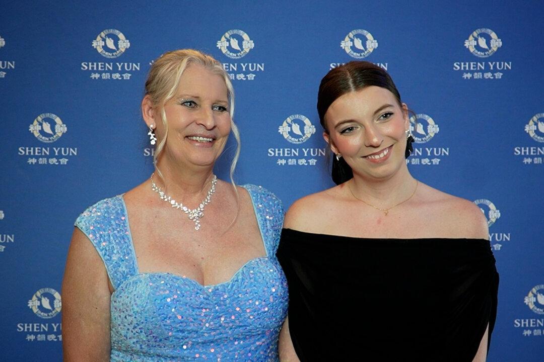 Alabama Theatergoer Says ‘Totally Blown Away’ by Shen Yun