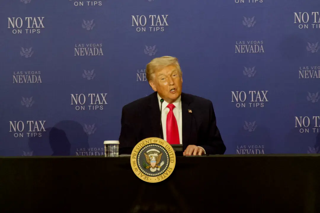 Trump Touts Tax Reform at Las Vegas Roundtable