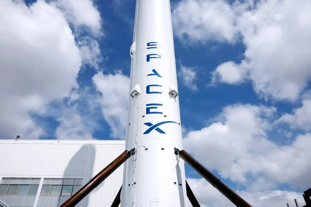 Musk Takes SpaceX Public in Massive IPO Filing