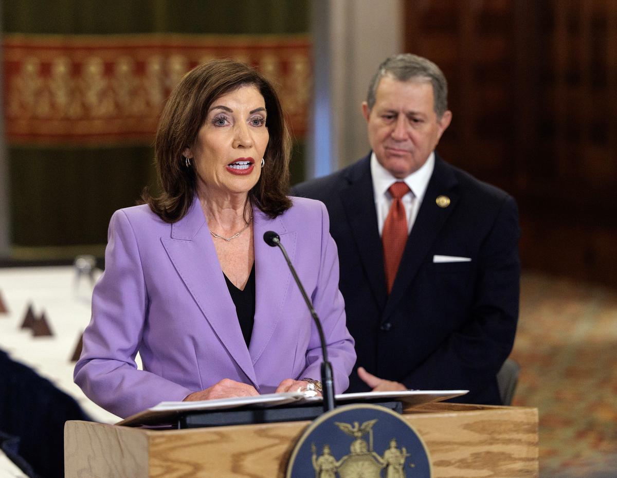 Jeffries Surrogate Presses New York Democrats for Fast Action on Redistricting
