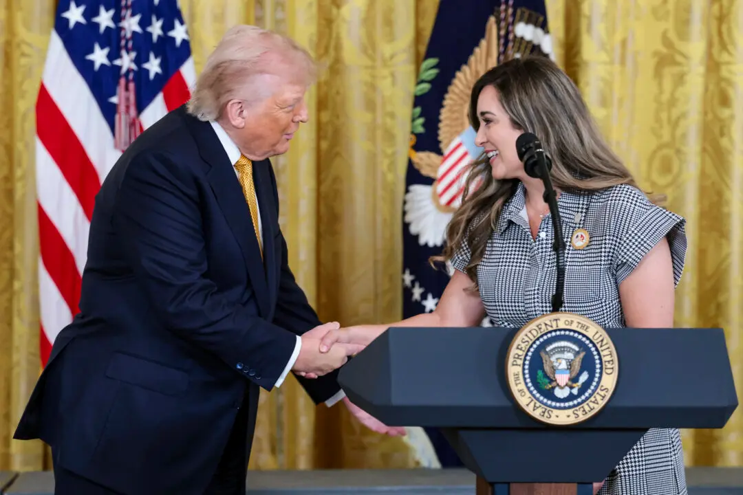 Trump, First Lady Celebrate Military Mothers at White House