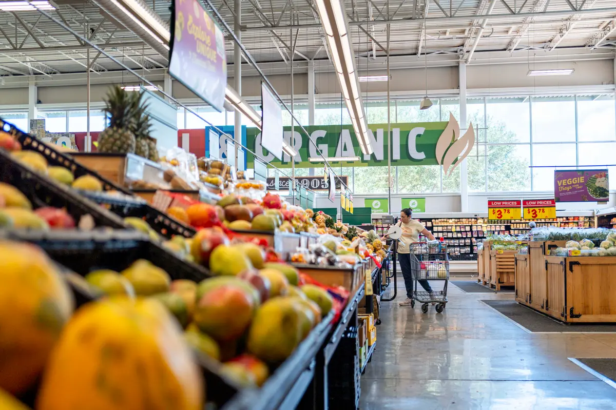 Trump Eases EPA Refrigerant Regulations in Move Aimed at Lowering Grocery Prices