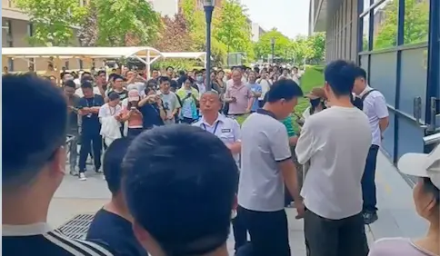 Huawei Contractor Hit by Worker Protest as China Tech Firms Face Growing Pressure