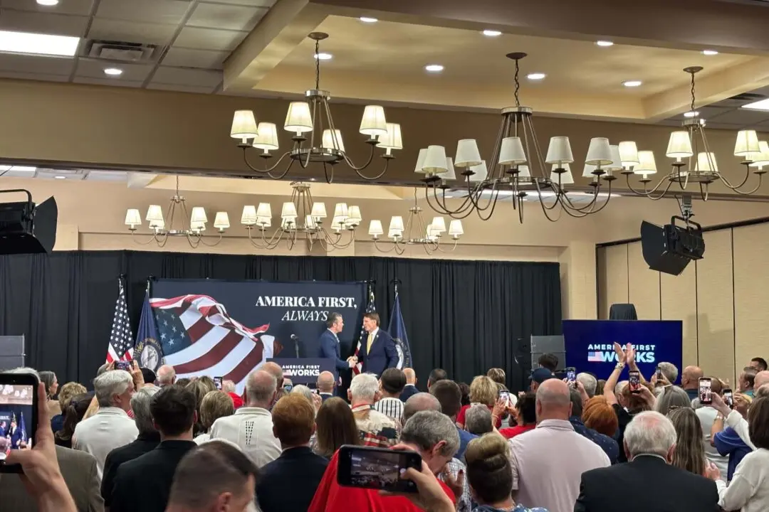 Hegseth Campaigns for Trump-Backed Massie Challenger a Day Before Kentucky Primary