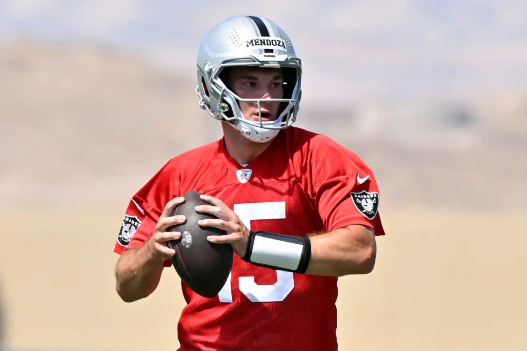 Raiders’ OC Says Fernando Mendoza Is Challenging Coaching Staff With Questions