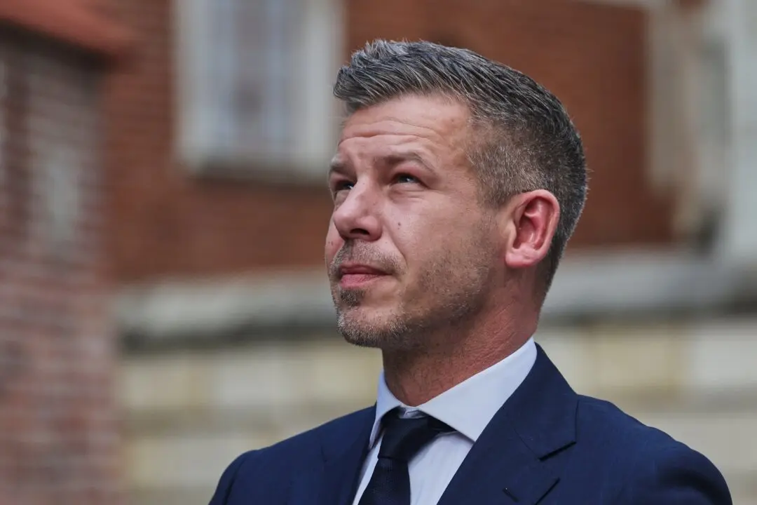 Hungarian Prime Minister Promises to Amend Constitution to Remove President