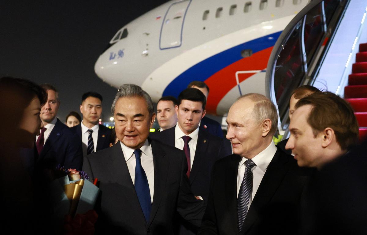 Putin Meets Xi, Both Hail Progress In China–Russia Strategic Ties