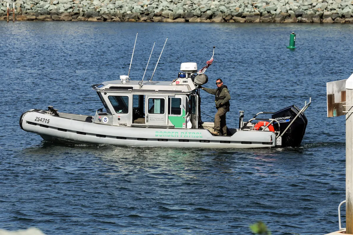 US Apprehends 64 Illegal Immigrants Traveling in Boat Near Puerto Rico