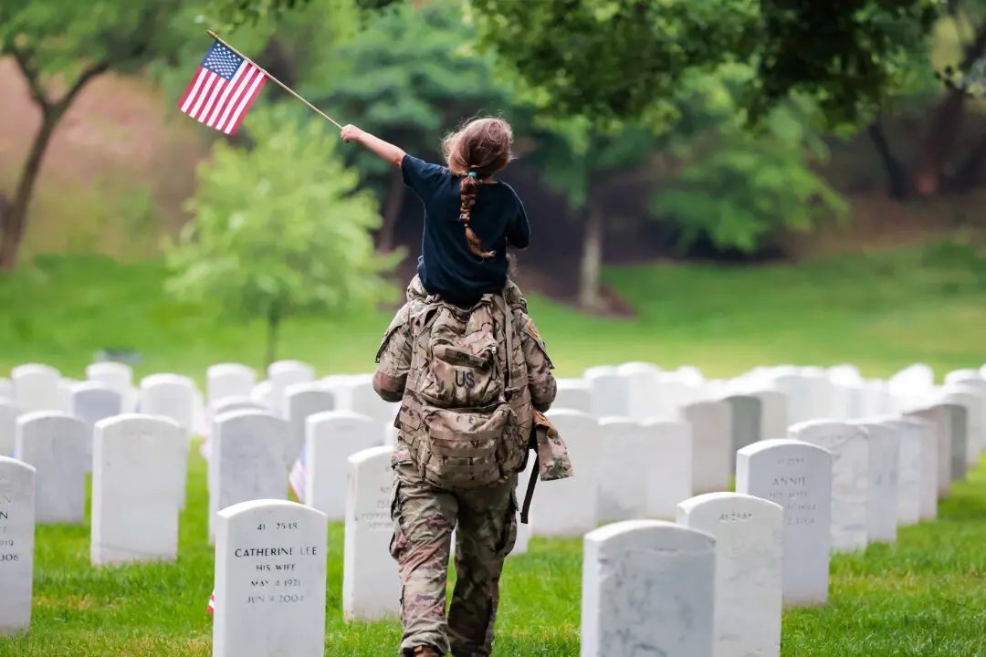 President to Take Part in Memorial Day Ceremony; No Rush to Make a Deal With Iran, Says Trump | NTD Good Morning (May 25)