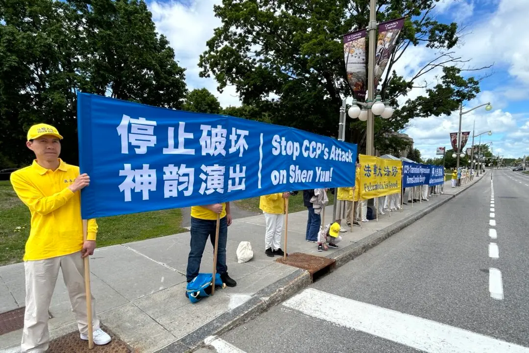 Falun Gong Group Asks Anand to Raise Issue of Transnational Repression With Chinese Minister