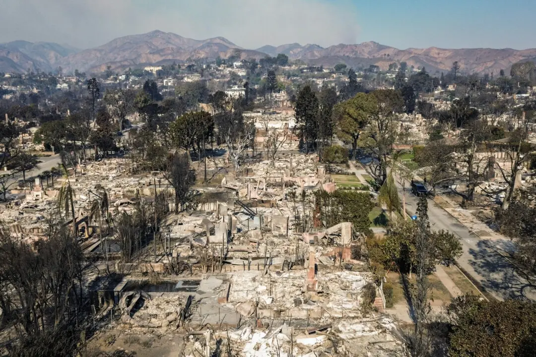 Defendant in Deadly LA Wildfires Wanted ‘Revenge Against Society,’ Prosecutor Says