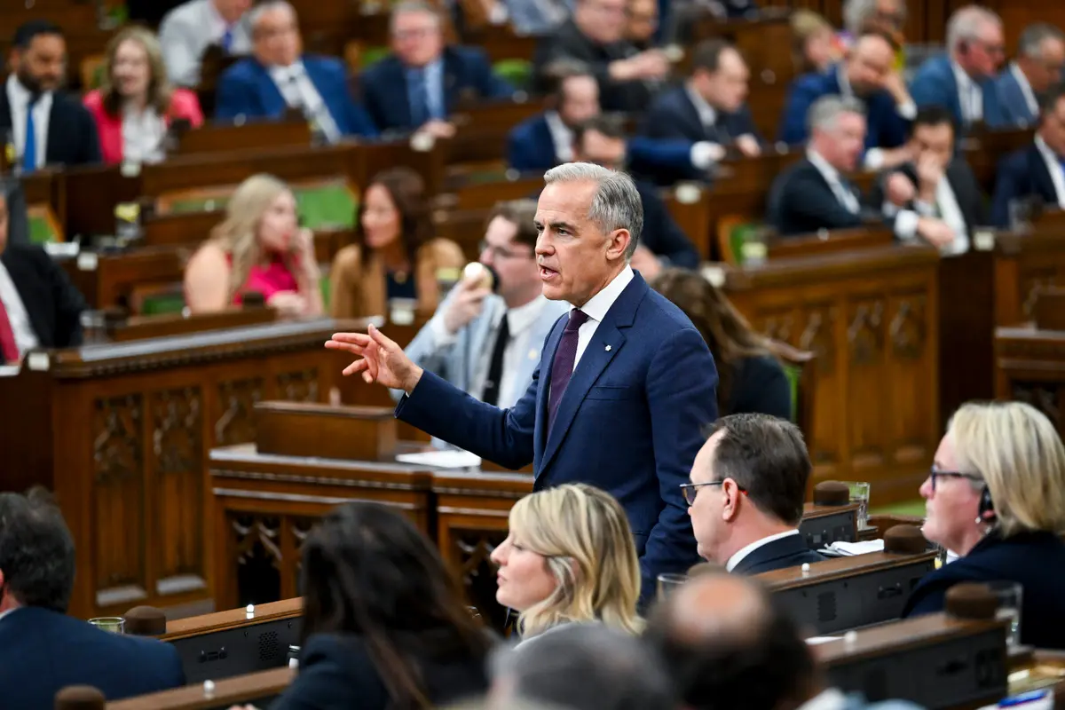 Carney, Poilievre Spar in Heated Commons Exchange on Canada’s ‘Technical’ Recession