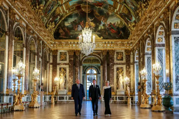 Day in Photos: Trump at Versailles, Largest Australian Army Exercise, and Historic Ring Recovered