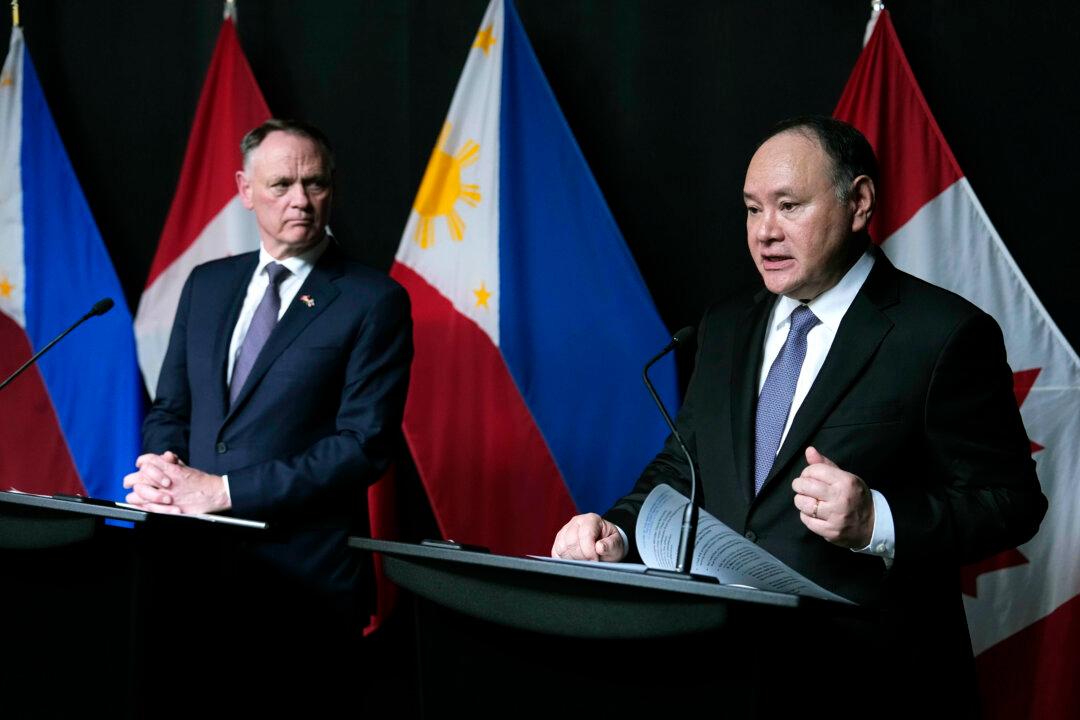 Philippines Works to Build Closer Defence Ties to Canada as It Squares Off With China