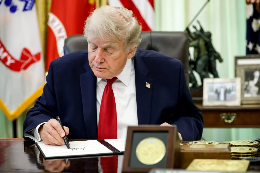 Trump Signs Presidential Memorandum Promoting ‘Right to Fix’ Vehicles