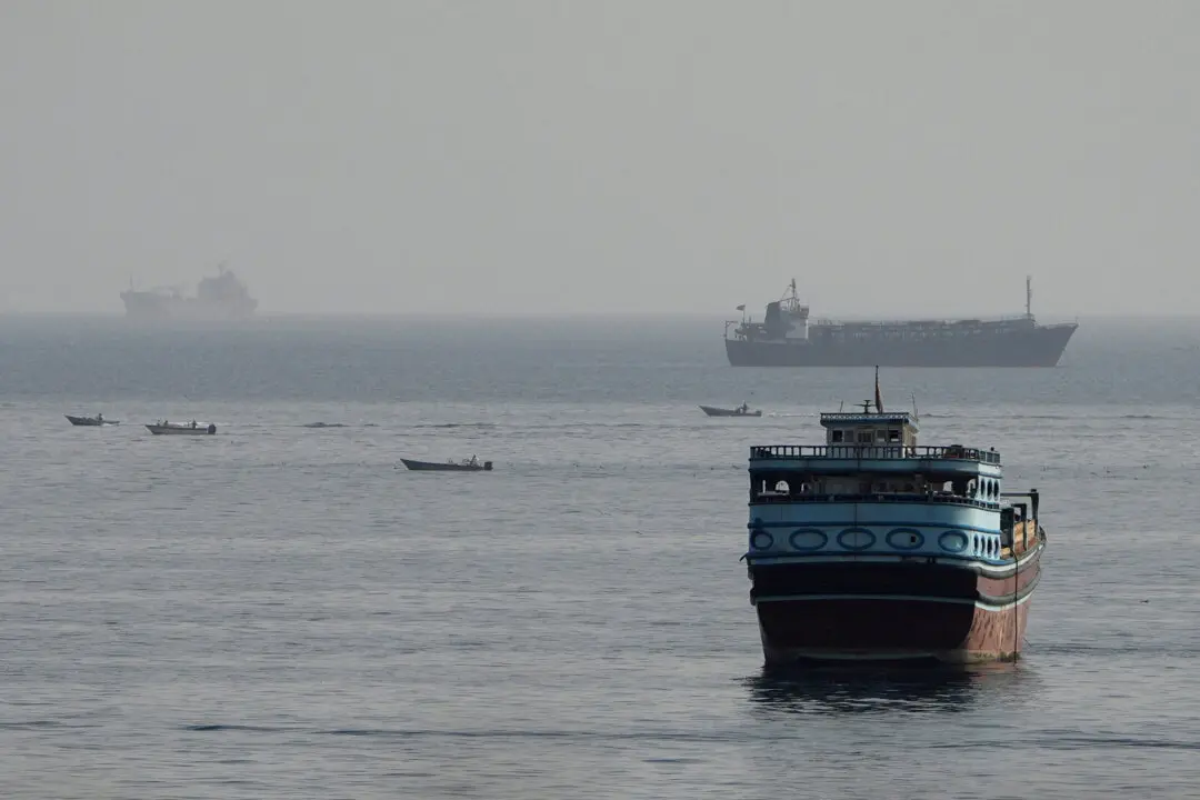 Iran, Oman Near Deal on New Hormuz Shipping Route