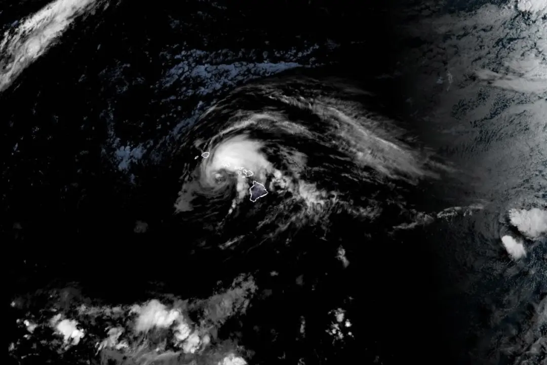 Hawaii Works to Clear Roads After Tropical Storm Lala Floods, Landslides