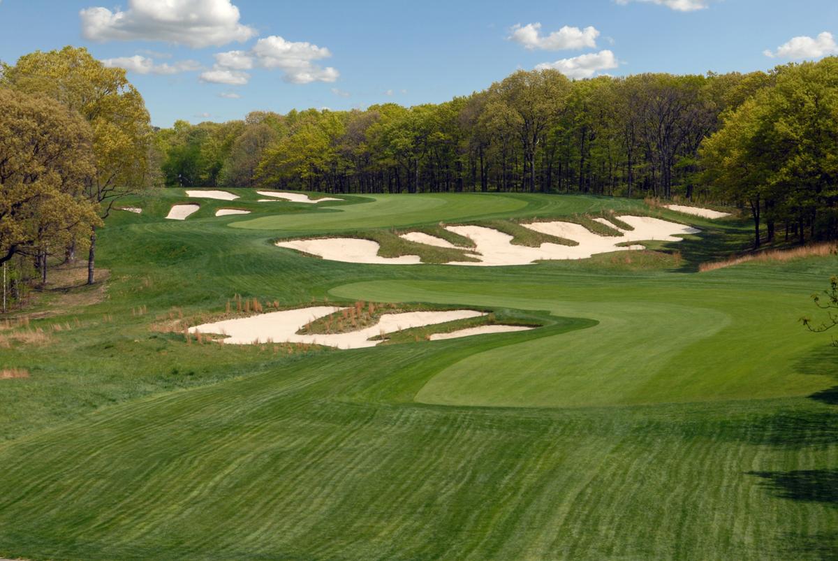 One of golf’s grand holes, the “chain reaction” par-5 4th at Bethpage State Park’s Black Course, site of the 2019 PGA Championship and the 2024 Ryder Cup Matches. (New York State Dept of Parks)
