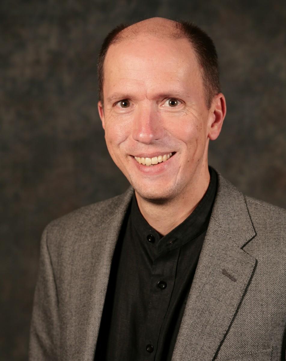 <a><img class="size-medium wp-image-1787663" title="Keith_Head" src="https://www.theepochtimes.com/assets/uploads/2015/09/Keith_Head.jpg" alt="" width="277" height="350"/></a>