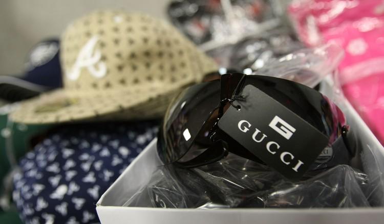 <a><img class=" wp-image-1773647" title="Brooklyn District Attorney Displays Seized Counterfeit Goods" src="https://www.theepochtimes.com/assets/uploads/2015/09/c81803493.jpg" alt="" width="597" height="350"/></a>