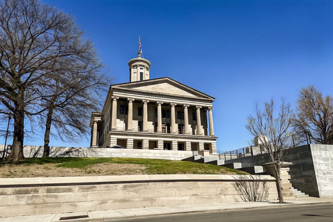 Tennessee Senate Passes Bill Allowing Teachers to Carry Guns