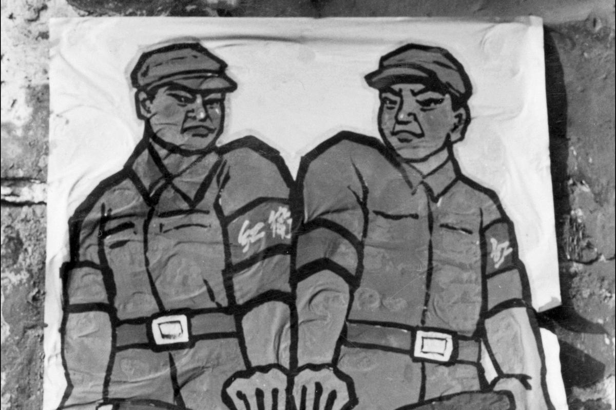 Former Red Guard Regrets Tip-Off That Led to Mother’s Execution