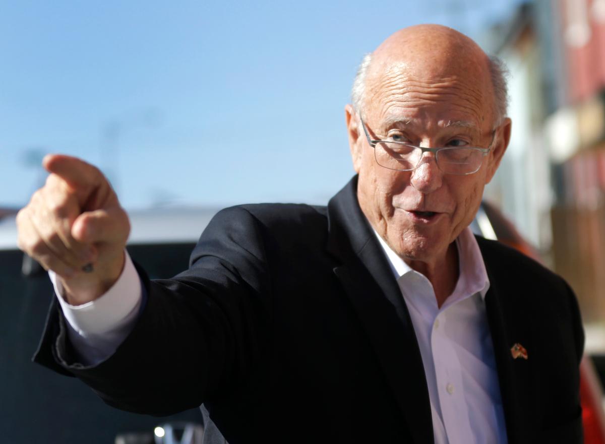 GOP Rebels Mind Their Political Manners