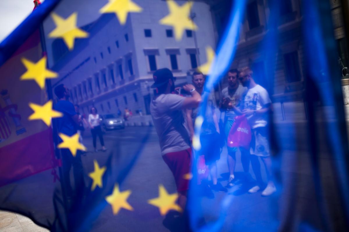 Different Speeds: A Glance at the EU’s Various Clubs