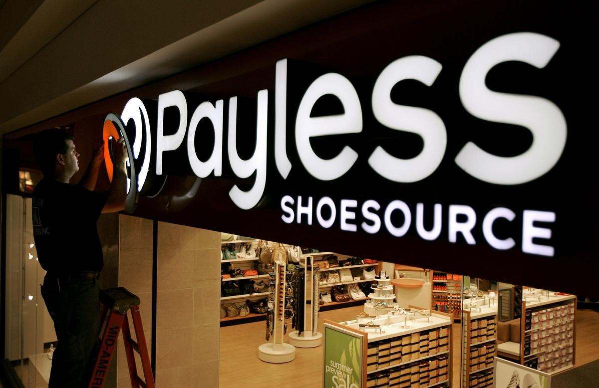 New Jersey Couple Buys Every Pair of Shoes From Closing Store, Donates Them to Women’s Shelter