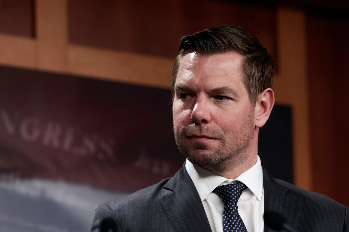 Florida Man Arrested for Allegedly Threatening to Kill Rep. Eric Swalwell
