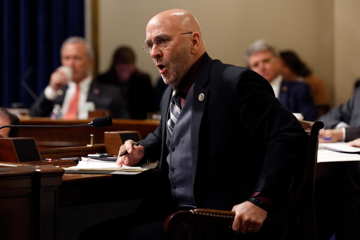 Congressman ‘Shocked’ at US Decisions on Chinese Spy Balloon After Classified Briefing