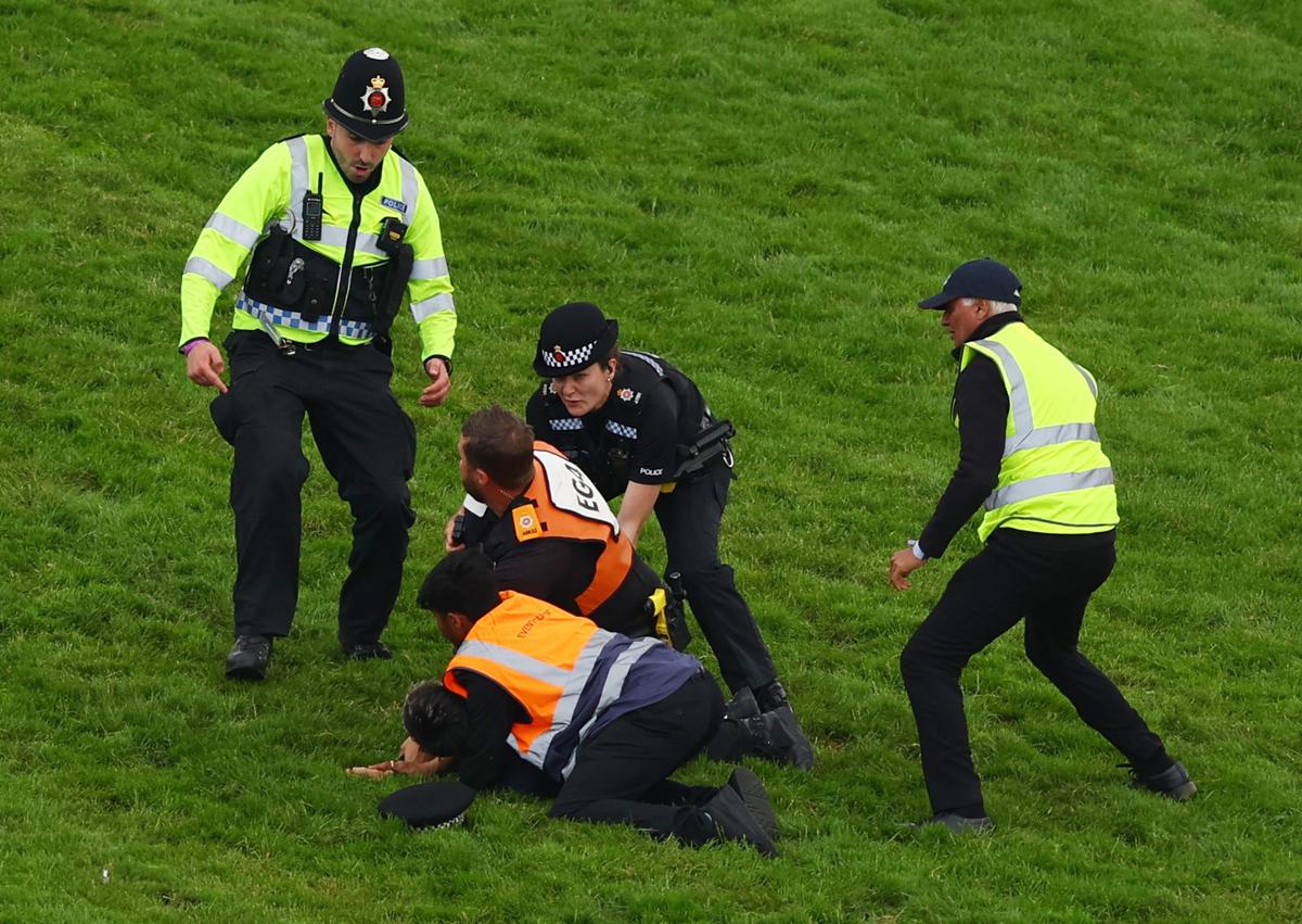 Protester Runs Onto Track as 31 Arrested Over Epsom Derby Disruption