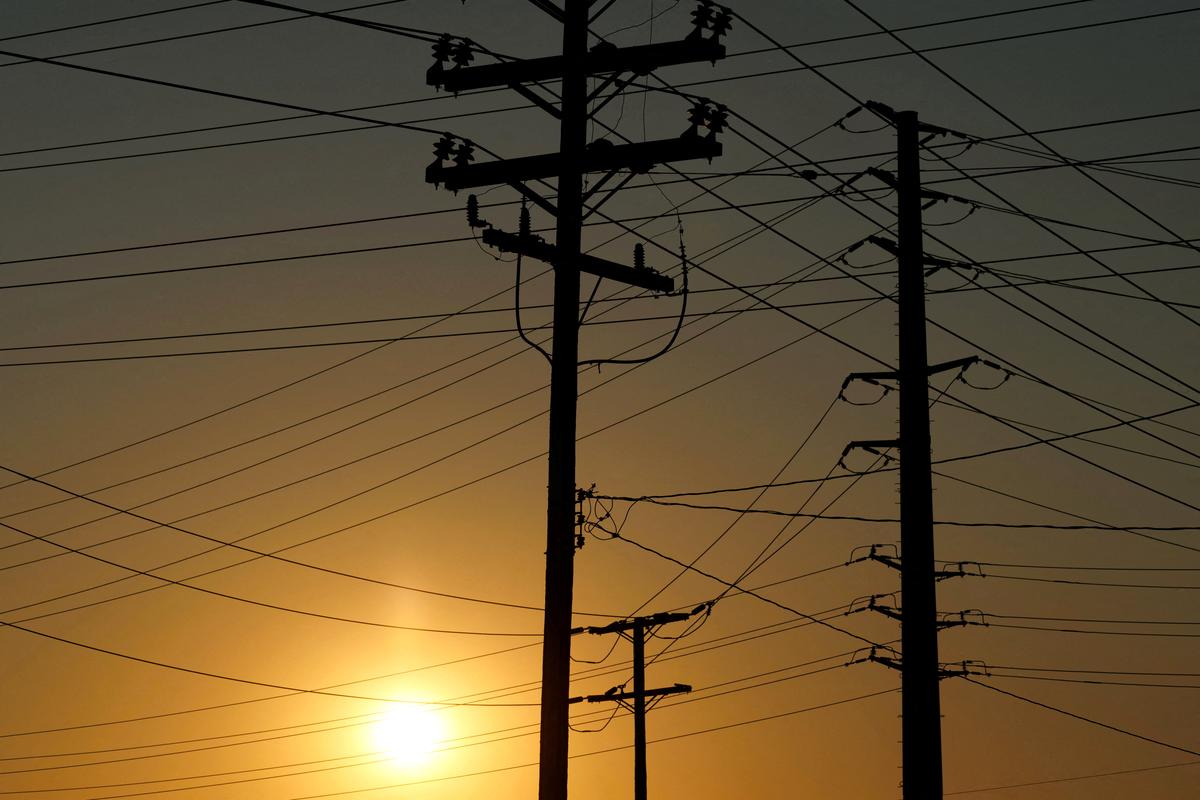 Energy Department Issues Emergency Order to Mitigate Blackout Risks Amid Hot Weather Conditions