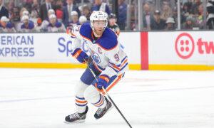 Oilers Star Captain McDavid Earns 5th Ted Lindsay Award, Tying Gretzky