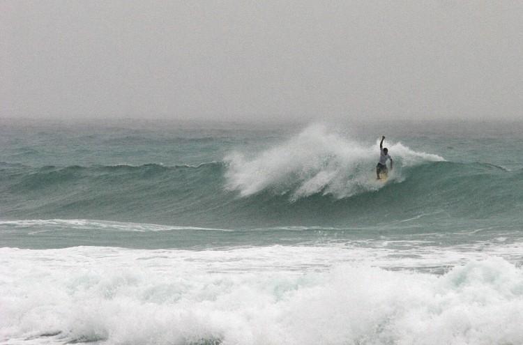 Giant Wave Kills Tourist in Cabo San Lucas