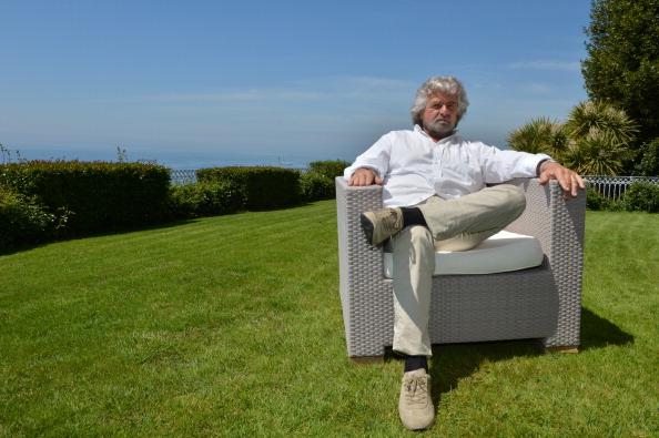 Italy’s Grillo says Country “de Facto out of the Euro”