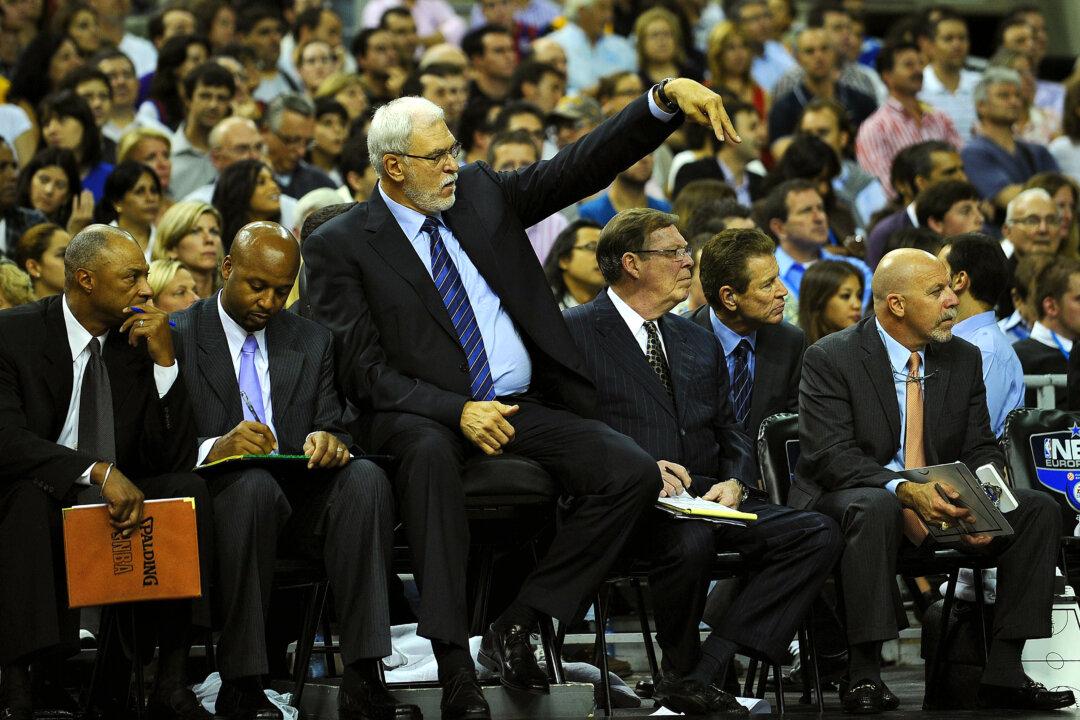 Phil Jackson Cancer: Former Lakers Coach Had Cancer During ‘11 Playoffs