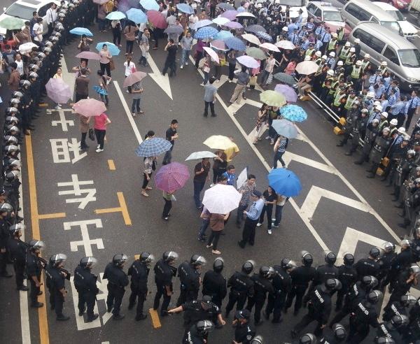 Chinese Workers Protest Over Unpaid Wages
