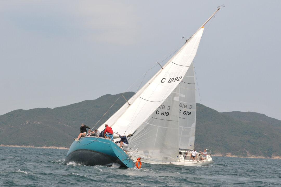 Gusts Knock-out Boats From Hong Kong Yacht Racing