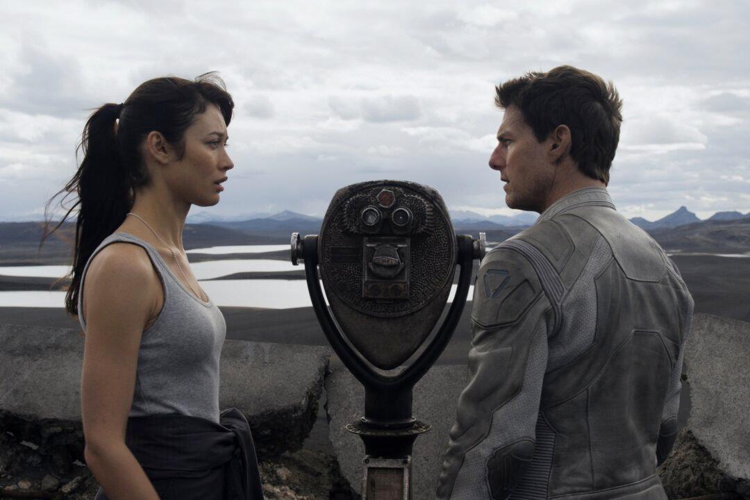 Movie Review: ‘Oblivion,’ A Whiter Shade of Pale