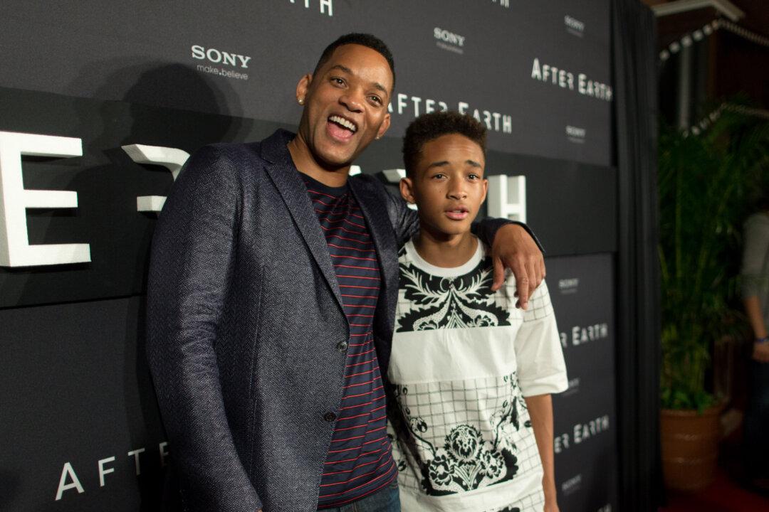 6 Days of Darkness Confirmed by NASA, Texas Cannibal on Death Row, Ebola Doritos, Young Thug-Bill Gates Spat, Gabriel Iglesias: Your Hoaxes for the Week